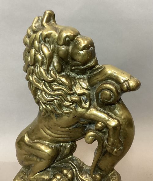 C19TH PAIR OF BRASS LION DOORSTOPS DOOR PORTERS - ADDITIONAL PHOTO 4