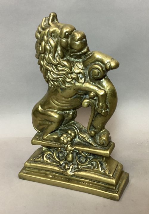 C19TH PAIR OF BRASS LION DOORSTOPS DOOR PORTERS - ADDITIONAL PHOTO 5