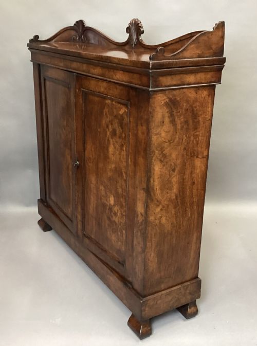 REGENCY POLLARD AND BURR OAK SIDE CABINET - ADDITIONAL PHOTO 6