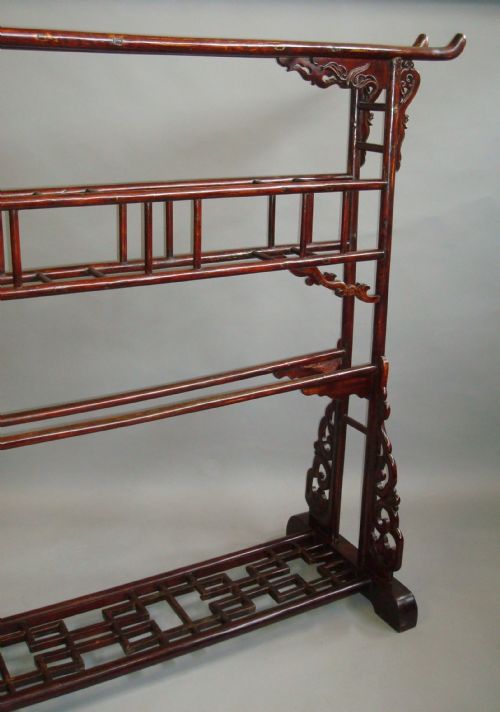 C19TH CHINESE LARGE LACQUERED ROBE STANDCLOTHES HORSE VERY IMPRESSIVE SCALE - ADDITIONAL PHOTO 1