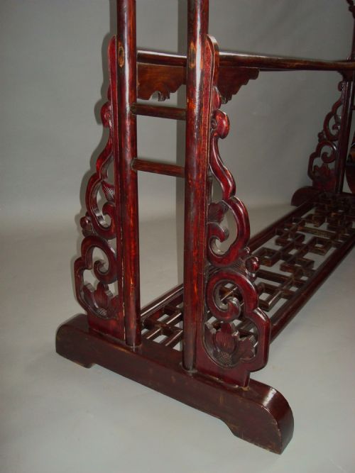 C19TH CHINESE LARGE LACQUERED ROBE STANDCLOTHES HORSE VERY IMPRESSIVE SCALE - ADDITIONAL PHOTO 3