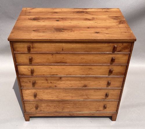 ARTS AND CRAFTS SOLID YEW WOOD CHEST OF DRAWERS IN THE MANNER OF EDWARD BARNSLEY - ADDITIONAL PHOTO 6