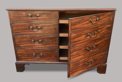 CHIPPENDALE GEORGE III 2DOOR MAHOGANY LOW PRESS CUPBOARD - ADDITIONAL PHOTO 11