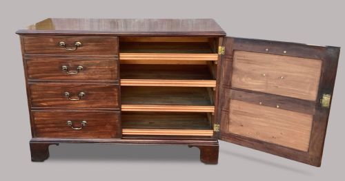 CHIPPENDALE GEORGE III 2DOOR MAHOGANY LOW PRESS CUPBOARD - ADDITIONAL PHOTO 16