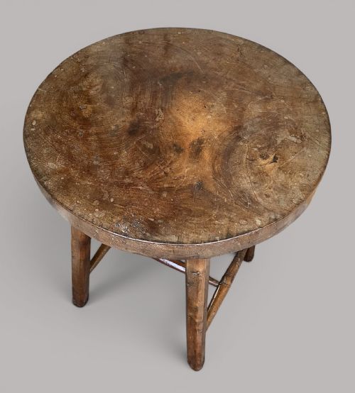 GEORGIAN PRIMITIVE SOLID WALNUT CIRCULAR TABLE