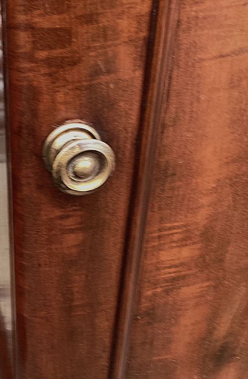 GEORGE IV PAIR OF MAHOGANY PEDESTAL BEDSIDE CUPBOARDS ATTRIBUTED TO HOLLAND SONS - ADDITIONAL PHOTO 12