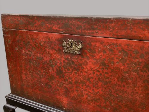 C19TH INDIAN RED LACQUERED TRUNK CHEST ON STAND - ADDITIONAL PHOTO 2