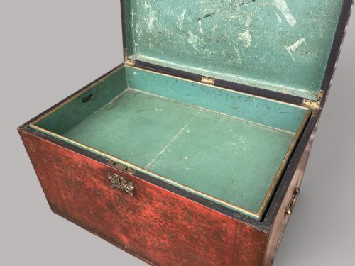 C19TH INDIAN RED LACQUERED TRUNK CHEST ON STAND - ADDITIONAL PHOTO 5