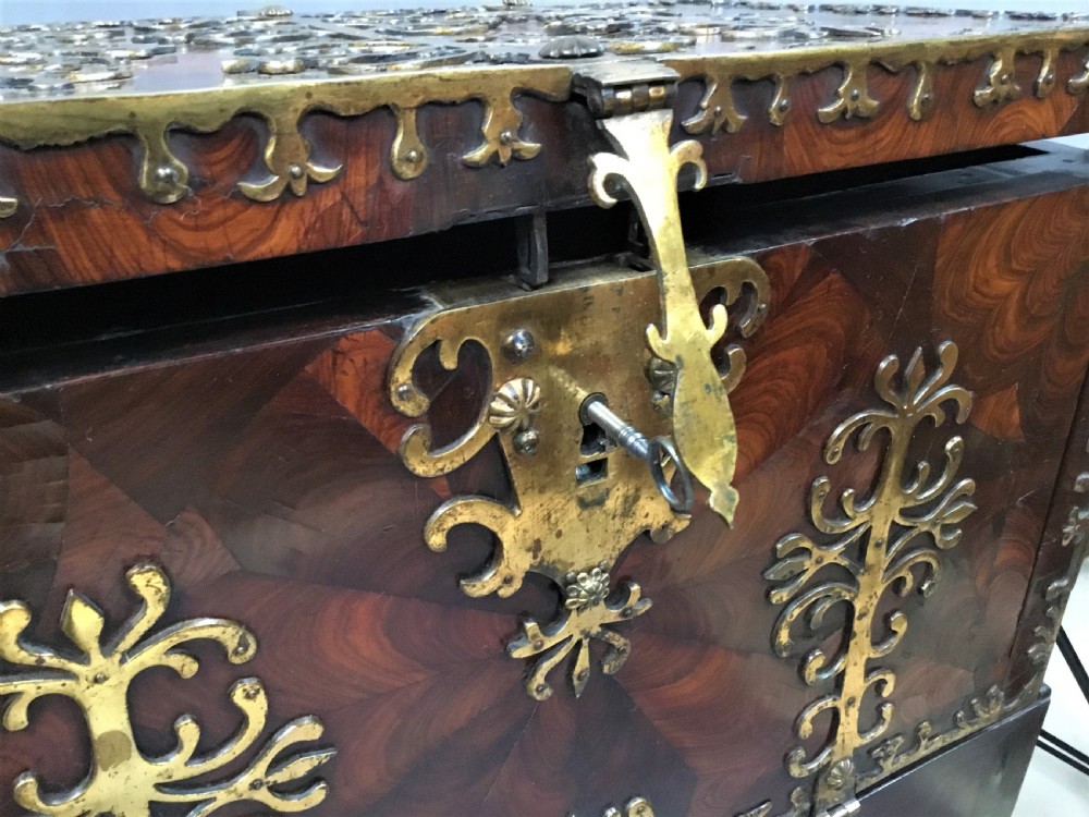 Late C17th large oyster kingwood coffre forte - strong box View XIV