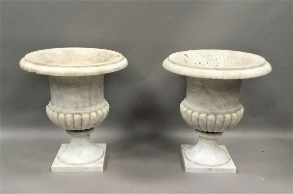 C19th pair of carrara marble urns of large proportion