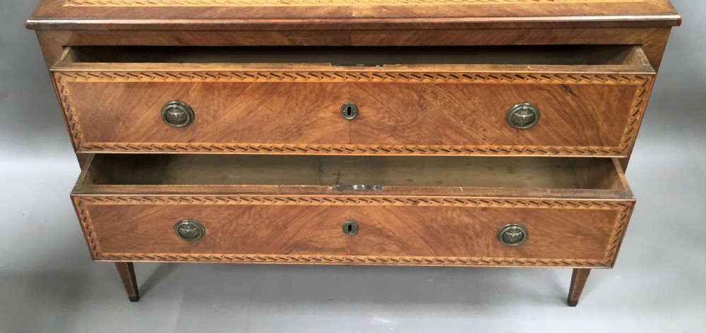 C18th Italian walnut inlaid commode View XIII