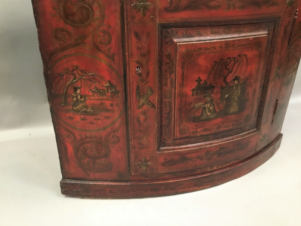 C18th red lacquered Chinoiserie standing corner cupboard View V