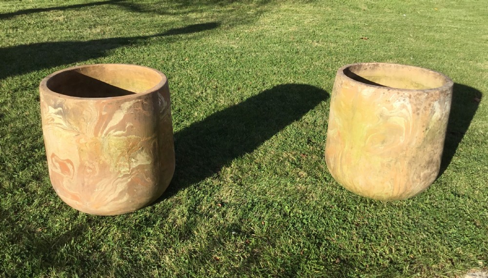 Mid C20th pair large terracotta pots / garden urns View IV