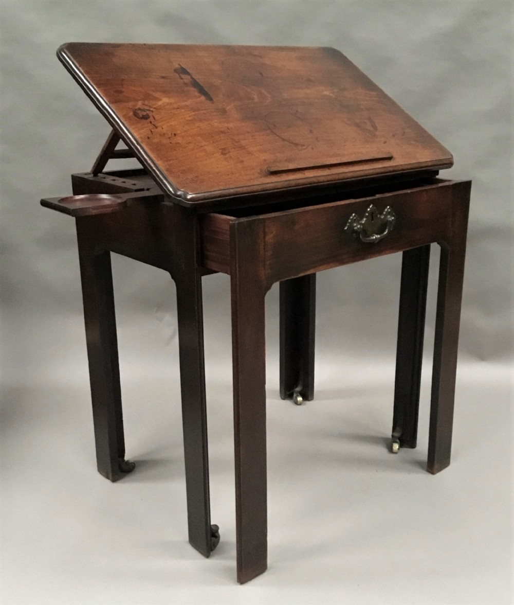 George II mahogany architects table; in original condition with an excellent colour and of compact proportions
