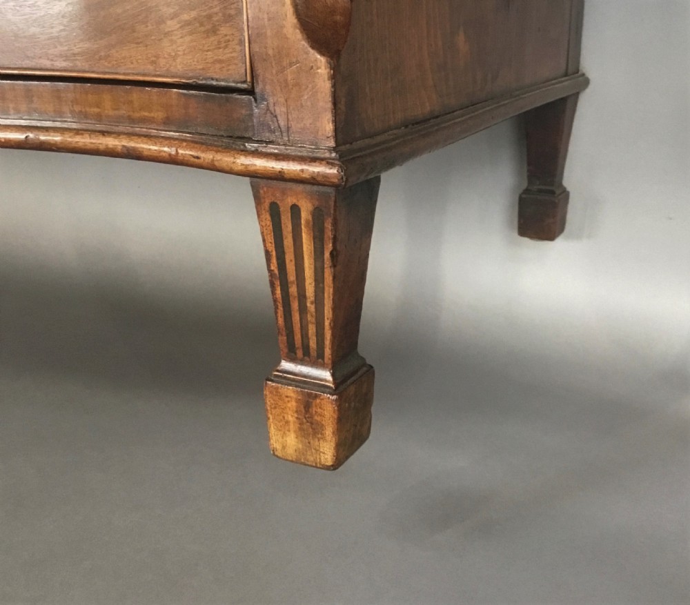 George III Hepplewhite mahogany serpentine dressing chest of drawers View VI