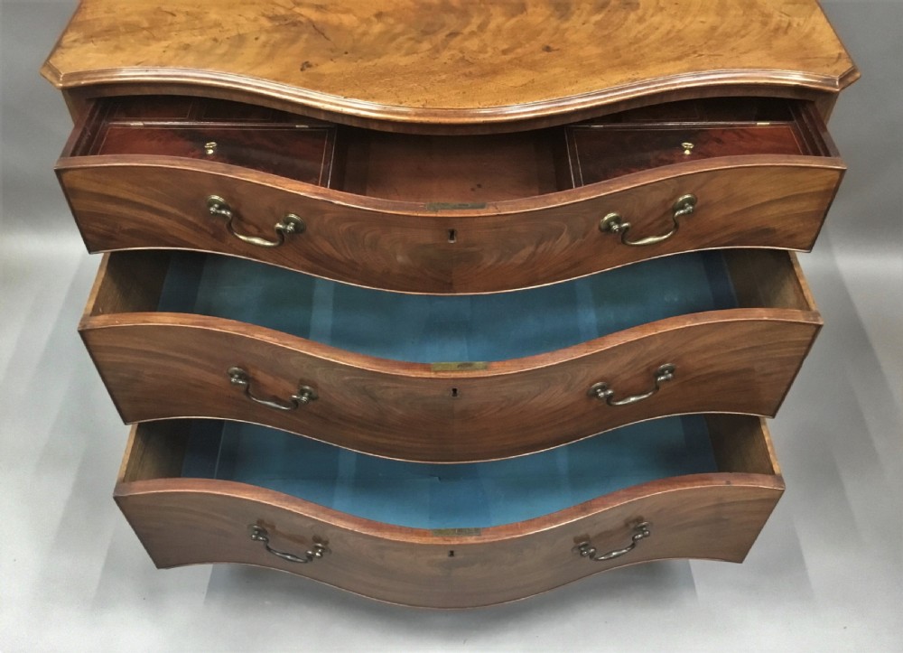 George III Hepplewhite mahogany serpentine dressing chest of drawers View XIV