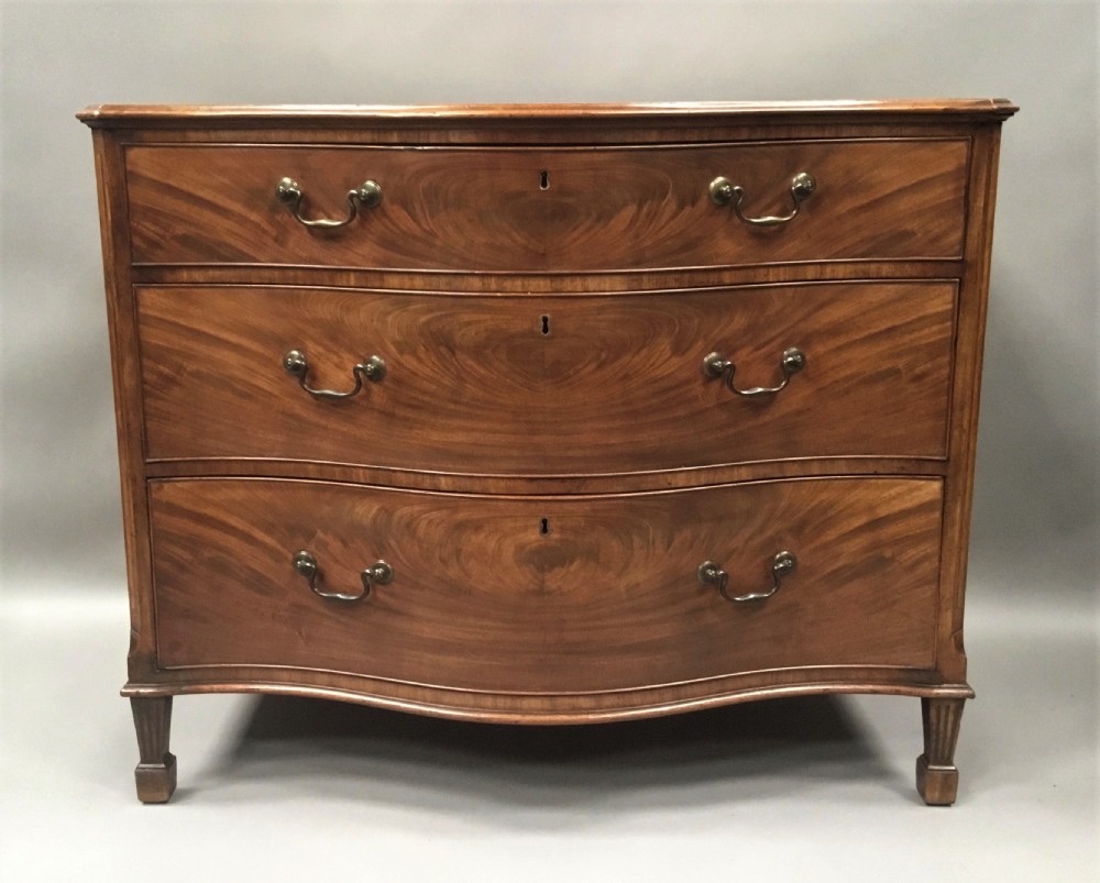 George III Hepplewhite mahogany serpentine dressing chest of drawers View V