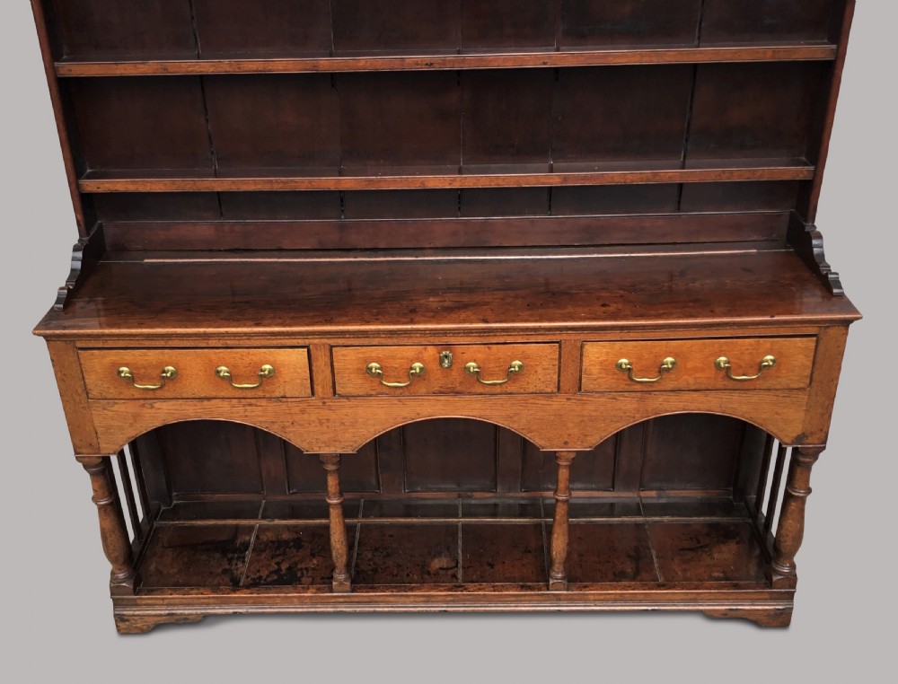 George III oak Montgomeryshire dresser View II