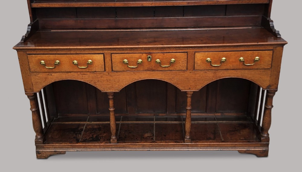 George III oak Montgomeryshire dresser View XII