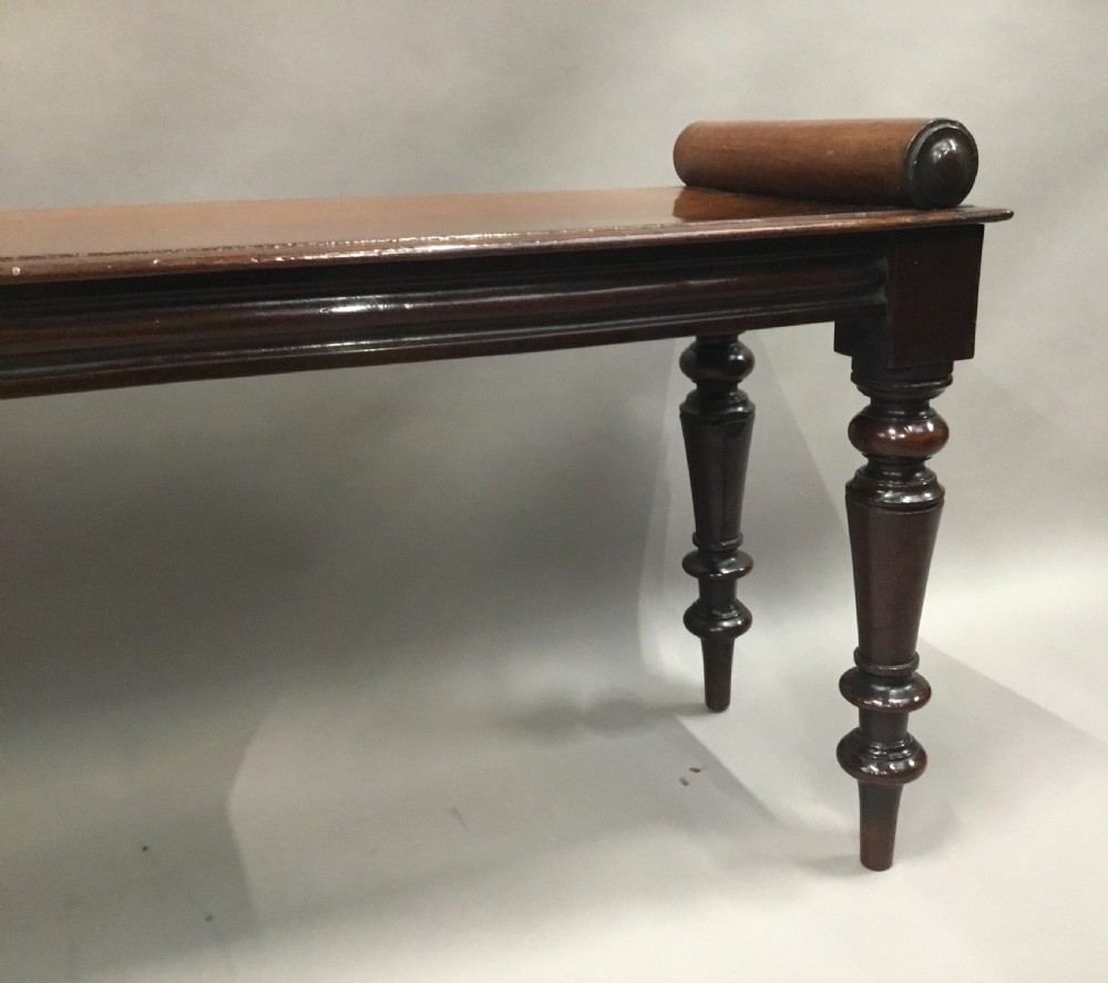 Regency mahogany hall bench / window seat; of good proportions View V