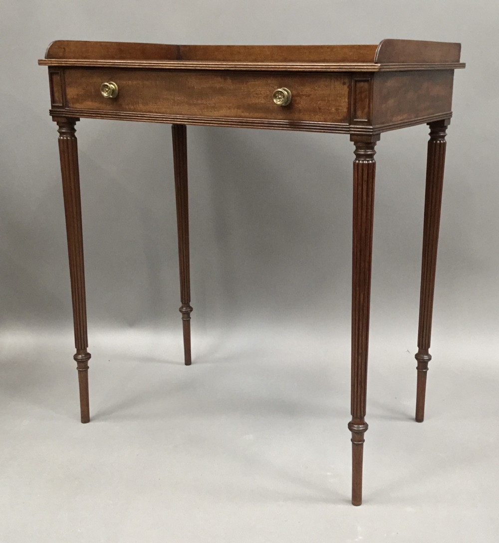 Fine Regency Gillows mahogany side table; of elegant, tall proportions