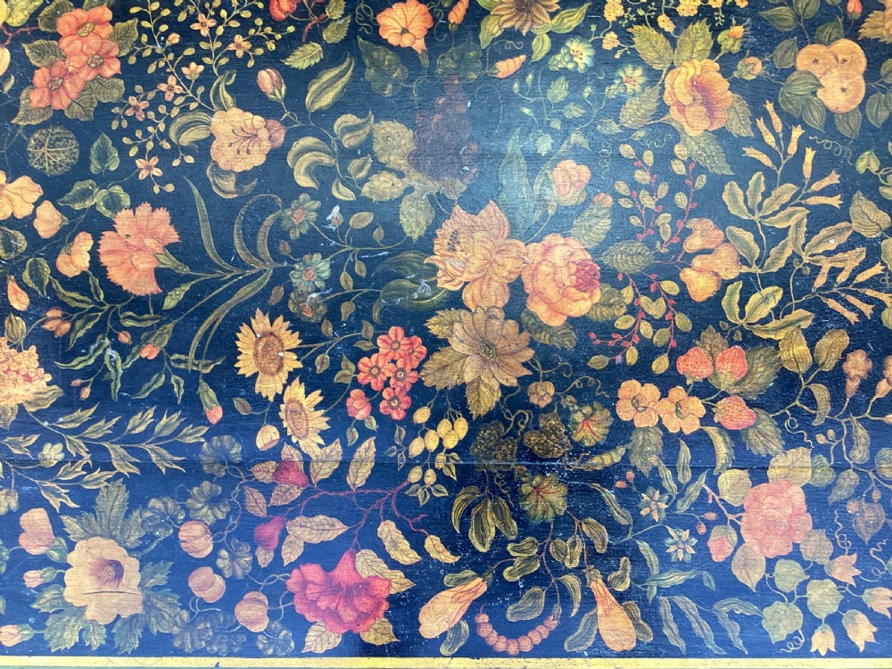 Regency painted centre table of stylish form View XIV