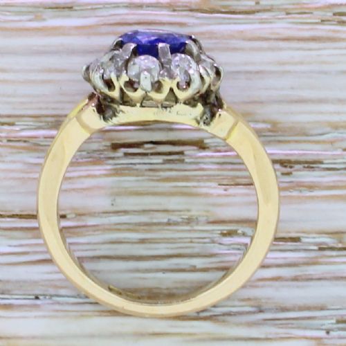 fig 3. Edwardian 1.00 Carat Sapphire & Diamond Cluster Ring, circa 1910