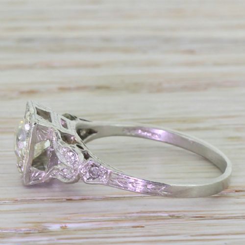 fig 2. Art Deco 0.85 Carat Old Cut Diamond Box Set Engagement Ring, circa 1915
