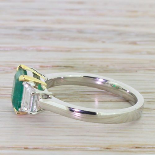 fig 2. Retro Emerald & Trapeze Cut Diamond Trilogy Ring, circa 1945
