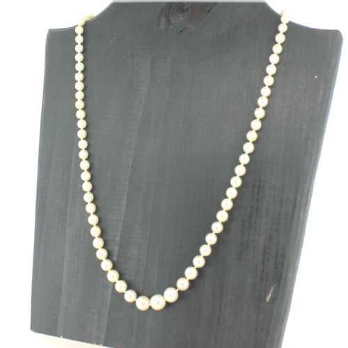 fig 1. Art Deco Cultured Pearl Necklace with Diamond Clasp, circa 1935