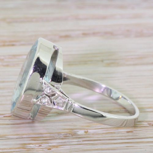 fig 2. Retro 10.00 Carat Oval Cut Aquamarine Cocktail Ring, circa 1945