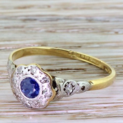 Edwardian 0.25 Carat Sapphire & Diamond Daisy Cluster Ring, Circa 1905
