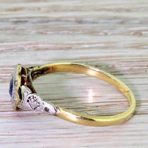 fig 2. Edwardian 0.25 Carat Sapphire & Diamond Daisy Cluster Ring, circa 1905
