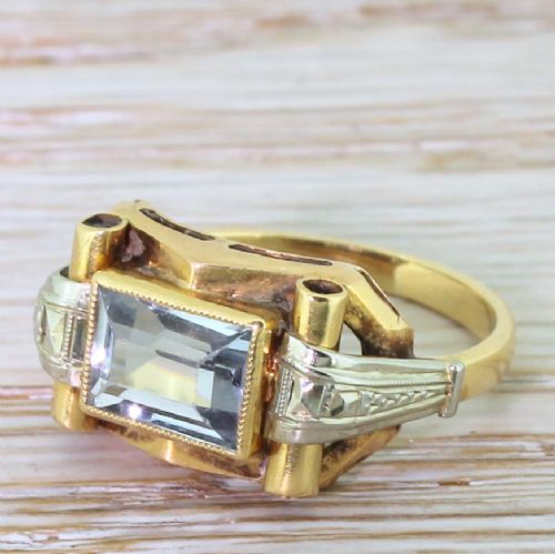 Art Deco 1.25 Carat Baguette Cut Aquamarine Ring, French, Circa 1930
