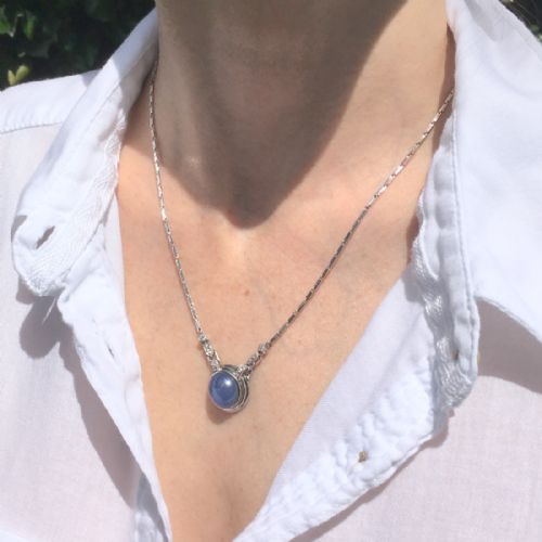 fig 1. Art Deco 8.20 Carat Cabochon Sapphire & Diamond Necklace, circa 1940