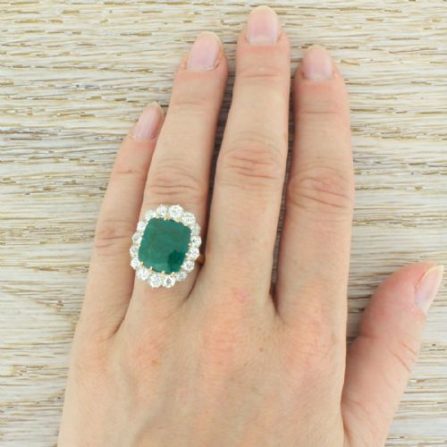 fig 4. Art Deco 5.08 Carat Colombian Emerald & Old Cut Diamond Cluster Ring, circa 1935
