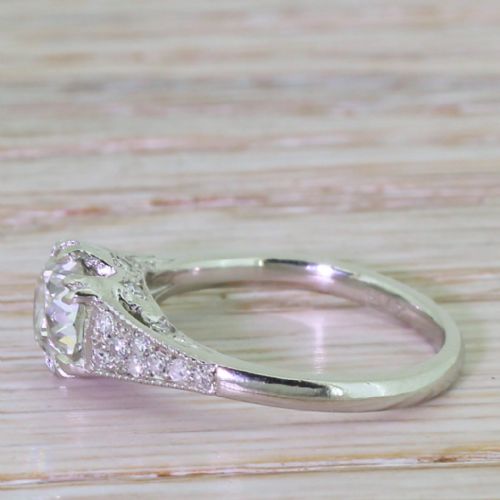 fig 2. Art Deco 1.39 Carat Old Oval Cut Diamond Engagement Ring, circa 1940
