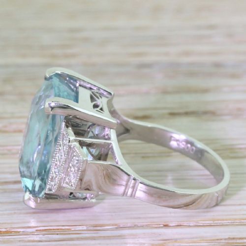 fig 2. Retro 14.00 Carat Aquamarine & Diamond Cocktail Ring, 1950
