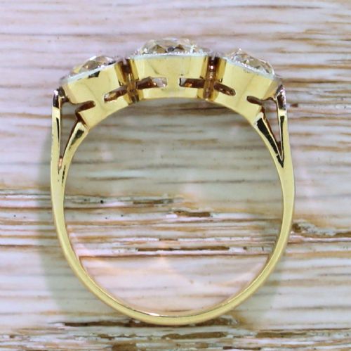 fig 3. Art Deco 2.96 Carat Old Cut Diamond Trilogy Ring, circa 1925