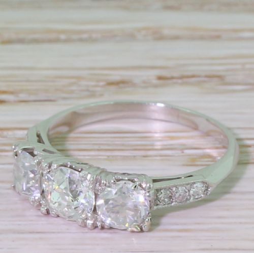 Art Deco 1.70 Carat Old Cut Diamond Trilogy Ring, Circa 1935
