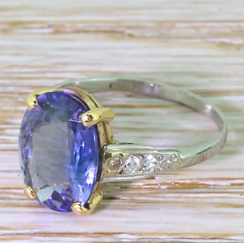 Edwardian 3.50 Carat Natural Sapphire Solitaire Ring, Circa 1910

