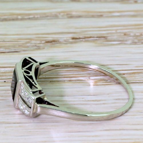 fig 2. Art Deco 0.75 Carat Sapphire & Diamond Ring, circa 1935