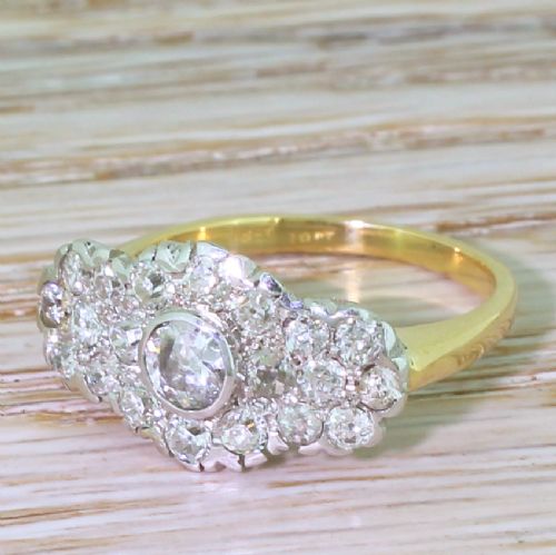 Art Deco 1.30 Carat Old Cut Diamond Cluster Ring, Circa 1940
