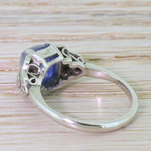 fig 3. Art Deco 3.94 Carat Natural Sugarloaf Sapphire Ring, circa 1920