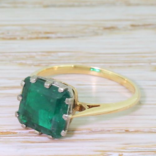 Art Deco 2.85 Carat Colombian Emerald Solitaire Ring, Circa 1925
