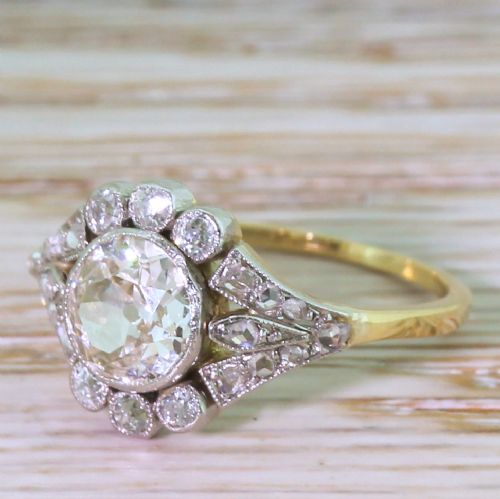 Edwardian 0.90 Carat Old Cut Diamond Cluster Ring, Circa 1910
