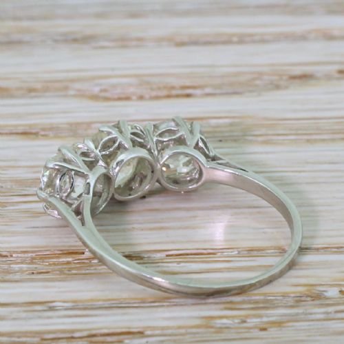fig 3. Art Deco 3.56 Carat Old Cut Diamond Trilogy Ring, circa 1920