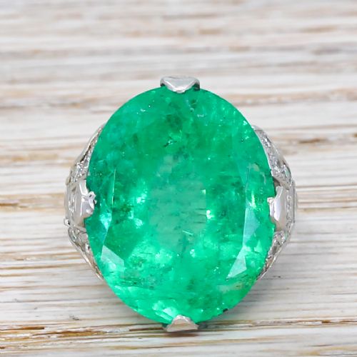 fig 1. Art Deco 17.83 Carat Minor Oil Colombian Emerald Ring, circa 1935
