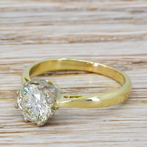 Late 20th Century 1.25 Carat Round Brilliant Cut Diamond Engagement Ring