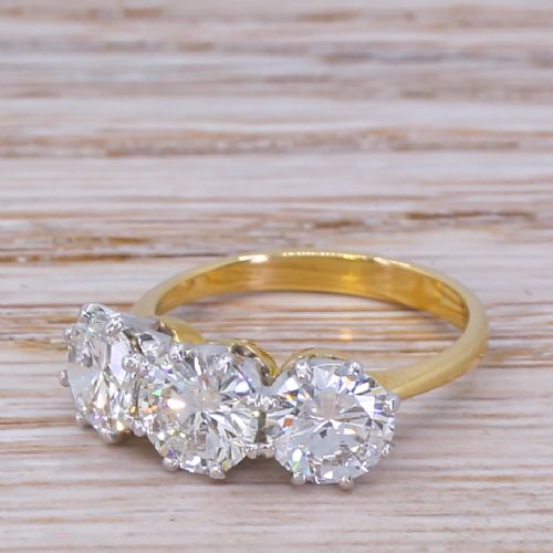 Late 20th Century 2.72 Carat Brilliant Cut Diamond Trilogy Ring